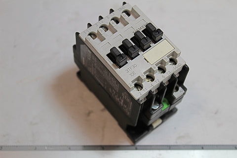 Siemens 3TF3010-0A Contactor